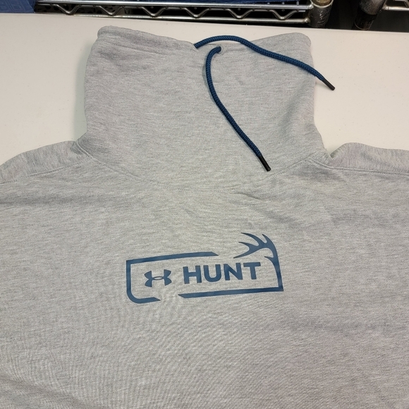 Under Armour Light Gray Hoodie with Navy Accents Size XL - Picture 7 of 9